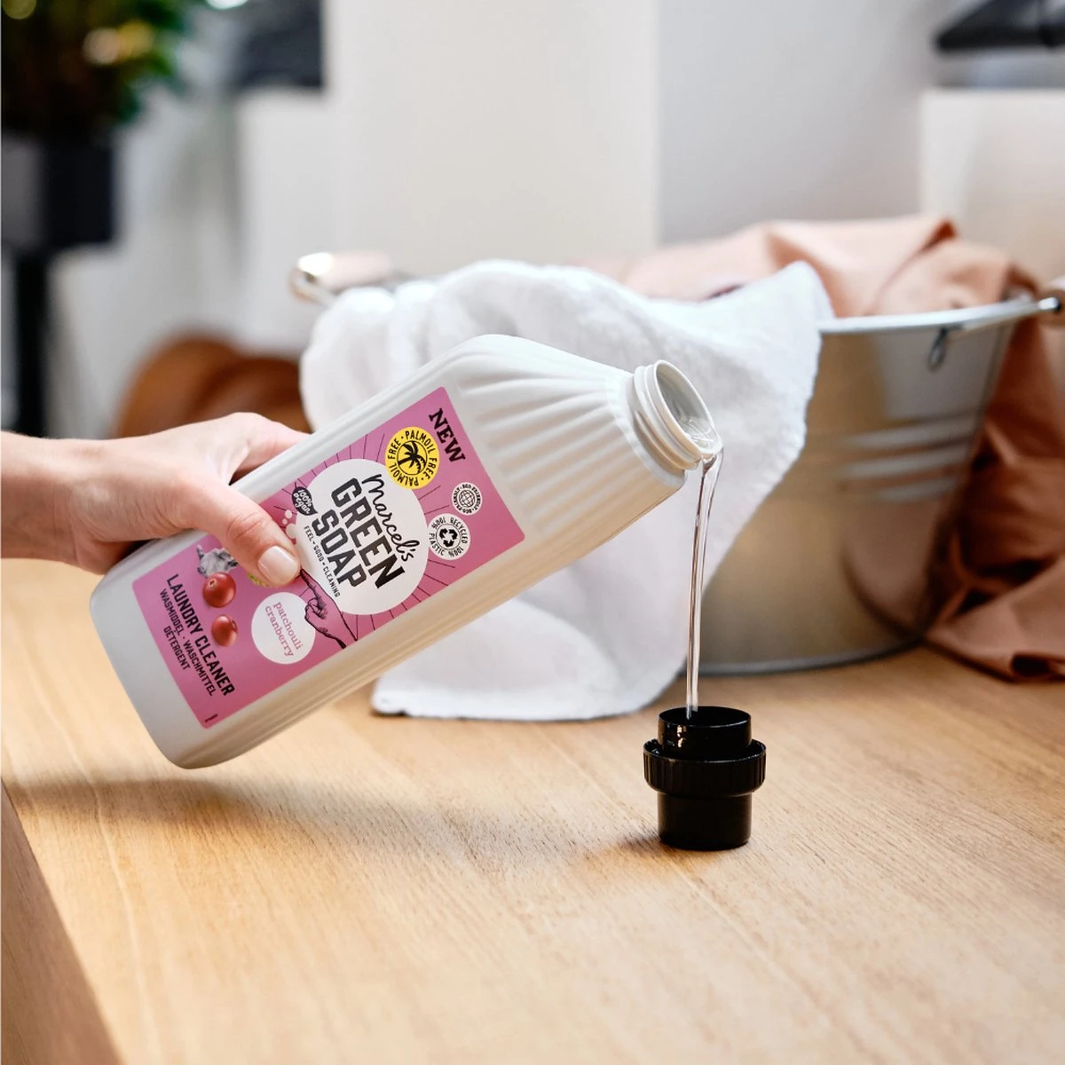 Marcel's Green Soap Wasmiddel Patchouli & Cranberry - 6 X 1 Liter - Afbeelding 3